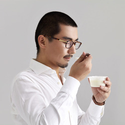 刘丹尼:沃顿商学院毕业,黑石集团分析师,现乐纯酸奶创始人何一:简单