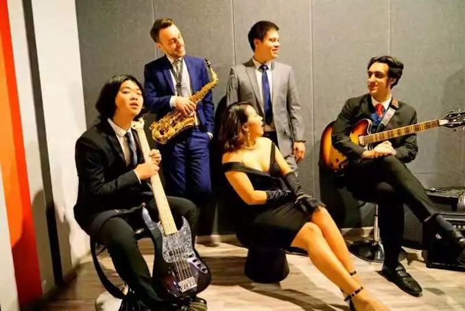 【the mantras 乐队】